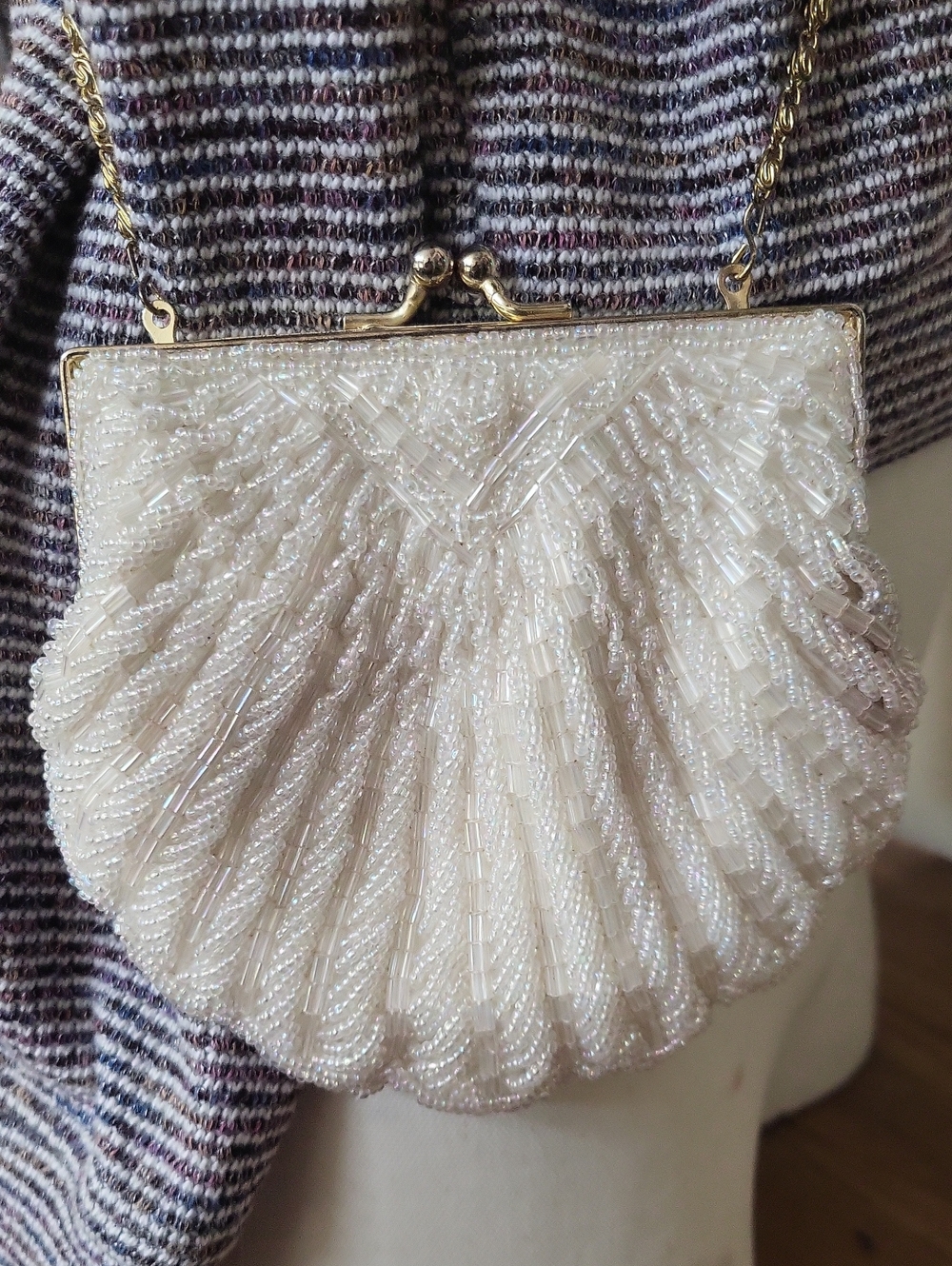 Elegant Ivory Beaded Shell Handbag with Gold Chain